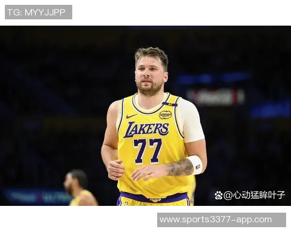 老詹关键时刻遭封盖夸梅质疑为何不传给东契奇作为首选